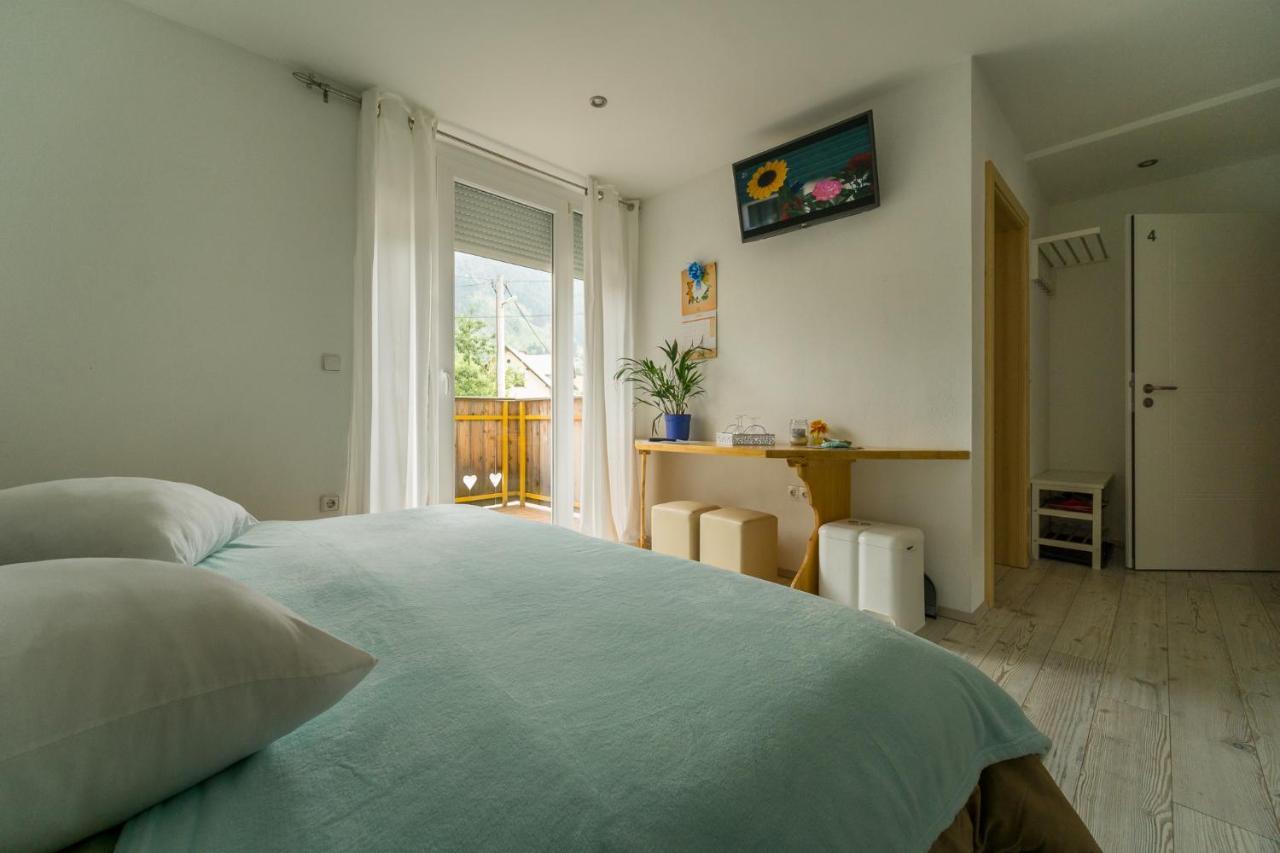 Aparthotel Pr' Jakapc' Mojstrana Exterior photo